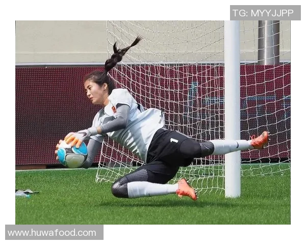 足球明星长发蓬松风格大揭秘展现个性与魅力的完美结合